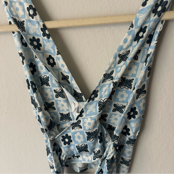 Urban Outfitters | Plunging Tie Back Phoenix Tank S - Picture 4 of 7